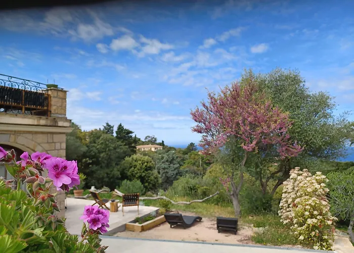 U Castellu Chambres d'hôtes&Location villa et appartements vue mer